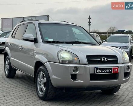 Серый Хендай Туксон, объемом двигателя 2 л и пробегом 263 тыс. км за 7440 $, фото 11 на Automoto.ua