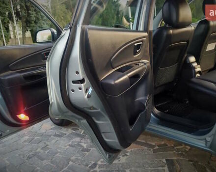 Сірий Хендай Туксон, об'ємом двигуна 2 л та пробігом 207 тис. км за 8700 $, фото 143 на Automoto.ua