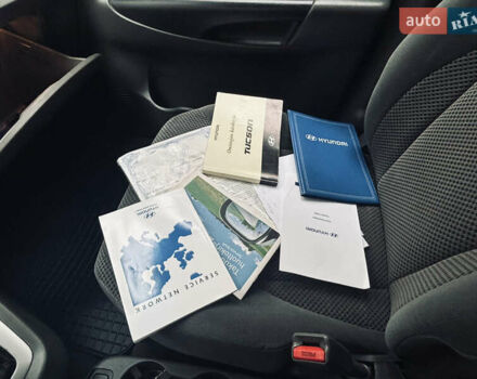 Сірий Хендай Туксон, об'ємом двигуна 1.98 л та пробігом 186 тис. км за 8200 $, фото 6 на Automoto.ua