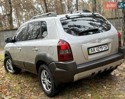 Хендай Туксон 2006 в Киеве на Automoto.ua Серый Хендай Туксон, объемом двигателя 1.98 л и пробегом 198 тыс. км за 7100 $, фото 13 на Automoto.ua