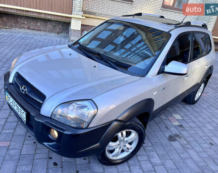 Сірий Хендай Туксон, об'ємом двигуна 2 л та пробігом 215 тис. км за 7350 $, фото 12 на Automoto.ua