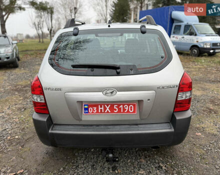 Сірий Хендай Туксон, об'ємом двигуна 2 л та пробігом 193 тис. км за 5999 $, фото 8 на Automoto.ua
