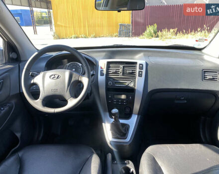 Серый Хендай Туксон, объемом двигателя 2 л и пробегом 140 тыс. км за 8100 $, фото 12 на Automoto.ua