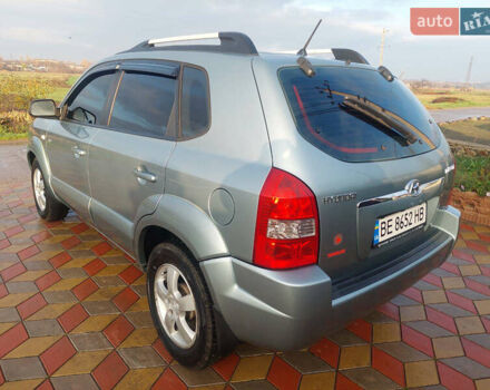 Сірий Хендай Туксон, об'ємом двигуна 1.98 л та пробігом 175 тис. км за 6250 $, фото 5 на Automoto.ua