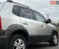 Серый Хендай Туксон, объемом двигателя 2 л и пробегом 296 тыс. км за 7800 $, фото 28 на Automoto.ua