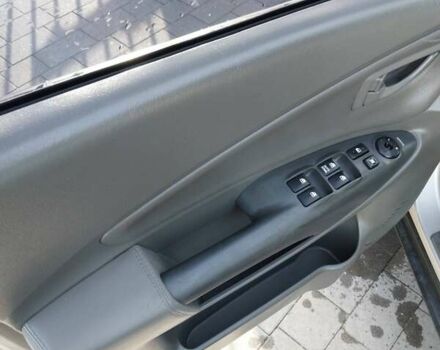 Хендай Туксон 2006 в Бродах на Automoto.ua Серый Хендай Туксон, объемом двигателя 1.98 л и пробегом 215 тыс. км за 6300 $, фото 7 на Automoto.ua