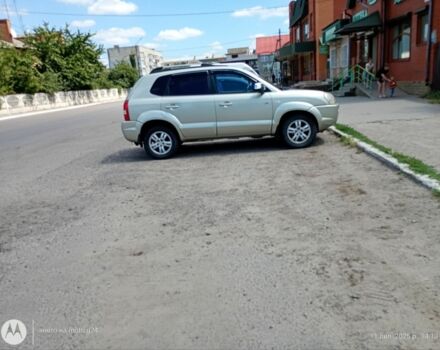 Сірий Хендай Туксон, об'ємом двигуна 2 л та пробігом 270 тис. км за 7000 $, фото 5 на Automoto.ua