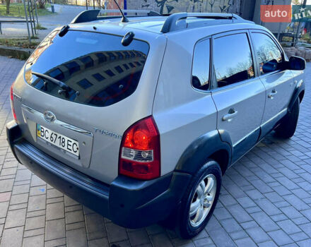 Сірий Хендай Туксон, об'ємом двигуна 2 л та пробігом 215 тис. км за 7350 $, фото 18 на Automoto.ua