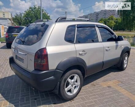 Хендай Туксон 2006 в Харькове на Automoto.ua Серый Хендай Туксон, объемом двигателя 2.7 л и пробегом 230 тыс. км за 7000 $, фото 5 на Automoto.ua