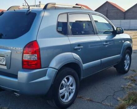 Сірий Хендай Туксон, об'ємом двигуна 1.99 л та пробігом 190 тис. км за 9600 $, фото 16 на Automoto.ua