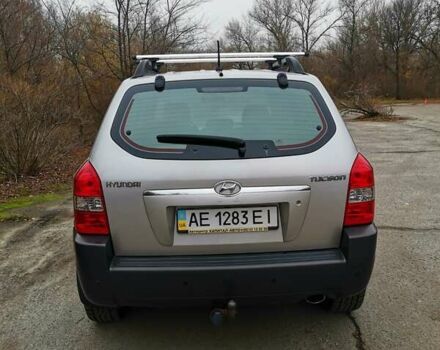 Сірий Хендай Туксон, об'ємом двигуна 1.98 л та пробігом 160 тис. км за 8000 $, фото 6 на Automoto.ua