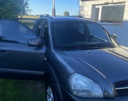 Сірий Хендай Туксон, об'ємом двигуна 1.98 л та пробігом 248 тис. км за 6400 $, фото 3 на Automoto.ua