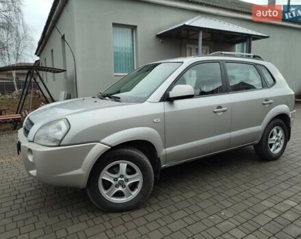 Серый Хендай Туксон, объемом двигателя 1.99 л и пробегом 178 тыс. км за 6700 $, фото 6 на Automoto.ua