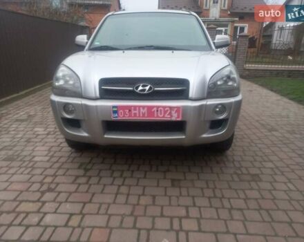 Серый Хендай Туксон, объемом двигателя 2 л и пробегом 226 тыс. км за 6200 $, фото 1 на Automoto.ua