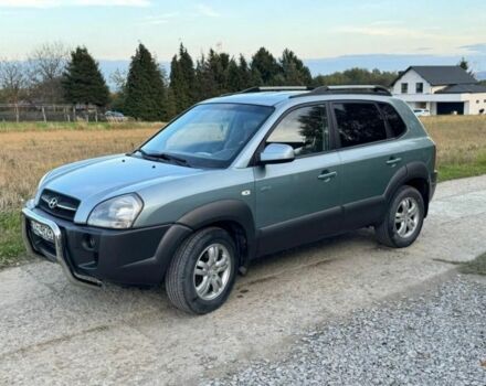 Хендай Туксон 2006 у Фастове на Automoto.ua Сірий Хендай Туксон, об'ємом двигуна 1.9 л та пробігом 311 тис. км за 2000 $, фото 1 на Automoto.ua