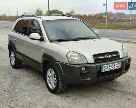 Серый Хендай Туксон, объемом двигателя 1.99 л и пробегом 210 тыс. км за 7900 $, фото 6 на Automoto.ua