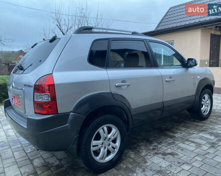 Сірий Хендай Туксон, об'ємом двигуна 2 л та пробігом 105 тис. км за 6990 $, фото 7 на Automoto.ua