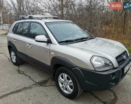 Сірий Хендай Туксон, об'ємом двигуна 1.98 л та пробігом 160 тис. км за 8000 $, фото 10 на Automoto.ua