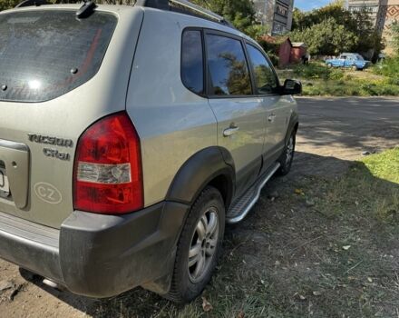 Хендай Туксон 2006 в Краматорске на Automoto.ua Серый Хендай Туксон, объемом двигателя 2 л и пробегом 300 тыс. км за 3500 $, фото 5 на Automoto.ua
