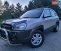 Серый Хендай Туксон, объемом двигателя 2 л и пробегом 257 тыс. км за 7800 $, фото 1 на Automoto.ua