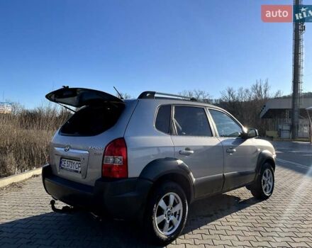 Серый Хендай Туксон, объемом двигателя 1.99 л и пробегом 156 тыс. км за 8200 $, фото 12 на Automoto.ua