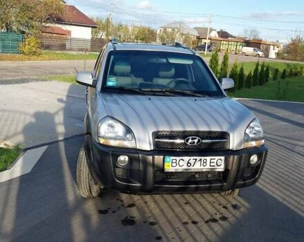 Хендай Туксон 2006 в Бродах на Automoto.ua Серый Хендай Туксон, объемом двигателя 1.98 л и пробегом 215 тыс. км за 6300 $, фото 19 на Automoto.ua