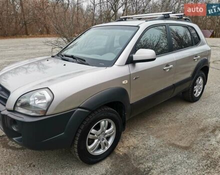 Сірий Хендай Туксон, об'ємом двигуна 1.98 л та пробігом 160 тис. км за 8000 $, фото 8 на Automoto.ua