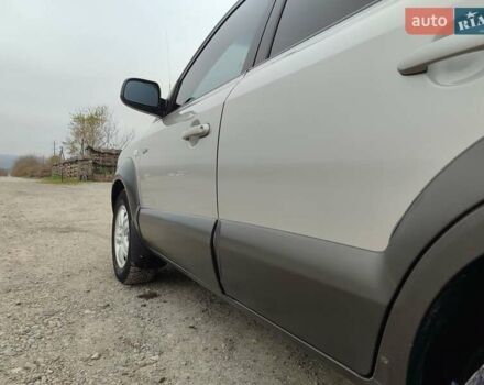 Серый Хендай Туксон, объемом двигателя 1.99 л и пробегом 210 тыс. км за 7900 $, фото 9 на Automoto.ua