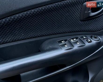 Серый Хендай Туксон, объемом двигателя 1.99 л и пробегом 156 тыс. км за 8200 $, фото 2 на Automoto.ua