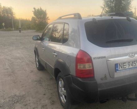 Сірий Хендай Туксон, об'ємом двигуна 2 л та пробігом 263 тис. км за 3700 $, фото 3 на Automoto.ua