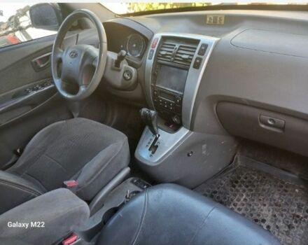 Серый Хендай Туксон, объемом двигателя 2 л и пробегом 234 тыс. км за 8200 $, фото 3 на Automoto.ua