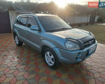 Серый Хендай Туксон, объемом двигателя 1.98 л и пробегом 175 тыс. км за 6050 $, фото 2 на Automoto.ua