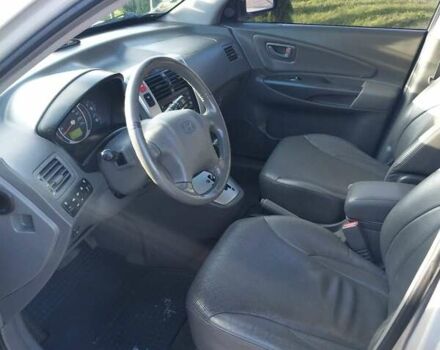 Хендай Туксон 2006 в Бродах на Automoto.ua Серый Хендай Туксон, объемом двигателя 1.98 л и пробегом 215 тыс. км за 6300 $, фото 9 на Automoto.ua