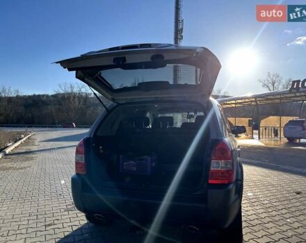 Серый Хендай Туксон, объемом двигателя 1.99 л и пробегом 156 тыс. км за 8200 $, фото 14 на Automoto.ua