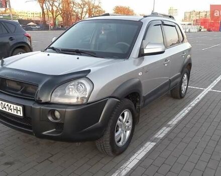 Серый Хендай Туксон, объемом двигателя 2 л и пробегом 207 тыс. км за 7500 $, фото 9 на Automoto.ua