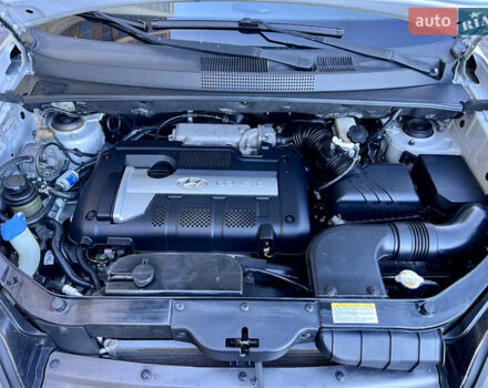 Сірий Хендай Туксон, об'ємом двигуна 2 л та пробігом 215 тис. км за 7350 $, фото 75 на Automoto.ua