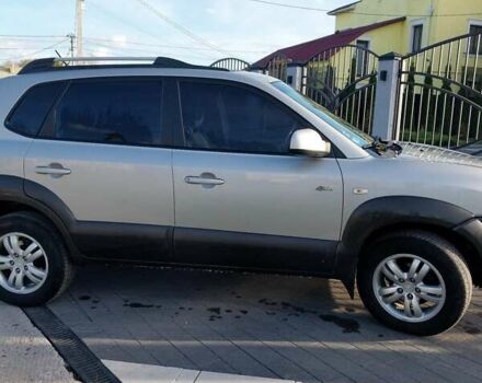 Хендай Туксон 2006 в Бродах на Automoto.ua Серый Хендай Туксон, объемом двигателя 1.98 л и пробегом 215 тыс. км за 6300 $, фото 17 на Automoto.ua