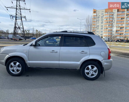 Сірий Хендай Туксон, об'ємом двигуна 1.98 л та пробігом 245 тис. км за 6900 $, фото 9 на Automoto.ua