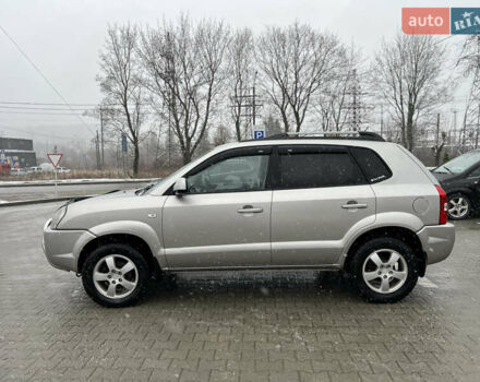 Сірий Хендай Туксон, об'ємом двигуна 1.99 л та пробігом 252 тис. км за 6700 $, фото 26 на Automoto.ua