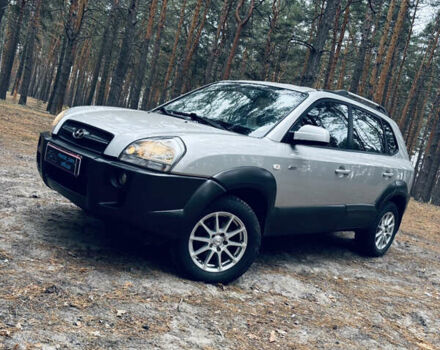 Сірий Хендай Туксон, об'ємом двигуна 1.98 л та пробігом 186 тис. км за 8200 $, фото 19 на Automoto.ua