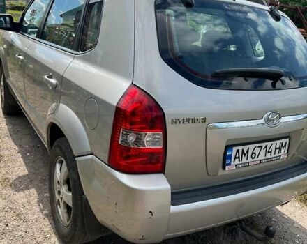 Хендай Туксон 2006 в Андрушевке на Automoto.ua Серый Хендай Туксон, объемом двигателя 1.98 л и пробегом 210 тыс. км за 7100 $, фото 10 на Automoto.ua