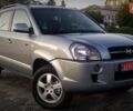 Сірий Хендай Туксон, об'ємом двигуна 2 л та пробігом 207 тис. км за 8700 $, фото 13 на Automoto.ua