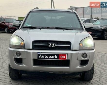 Серый Хендай Туксон, объемом двигателя 2 л и пробегом 263 тыс. км за 7440 $, фото 12 на Automoto.ua