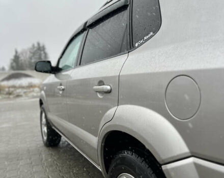 Сірий Хендай Туксон, об'ємом двигуна 1.99 л та пробігом 252 тис. км за 6700 $, фото 7 на Automoto.ua