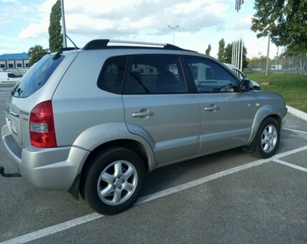 Хендай Туксон 2006 в Житомире на Automoto.ua Серый Хендай Туксон, объемом двигателя 2 л и пробегом 293 тыс. км за 7800 $, фото 2 на Automoto.ua