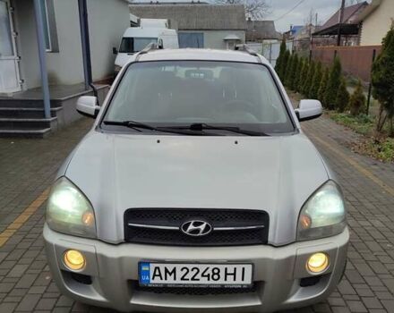 Серый Хендай Туксон, объемом двигателя 1.99 л и пробегом 178 тыс. км за 6700 $, фото 1 на Automoto.ua