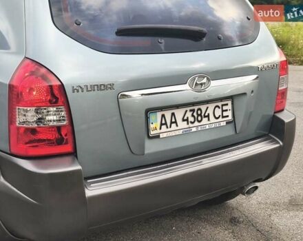 Серый Хендай Туксон, объемом двигателя 1.98 л и пробегом 260 тыс. км за 6800 $, фото 6 на Automoto.ua