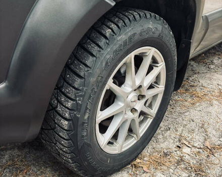 Сірий Хендай Туксон, об'ємом двигуна 1.98 л та пробігом 186 тис. км за 8200 $, фото 37 на Automoto.ua