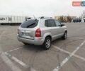 Серый Хендай Туксон, объемом двигателя 1.98 л и пробегом 278 тыс. км за 5300 $, фото 9 на Automoto.ua