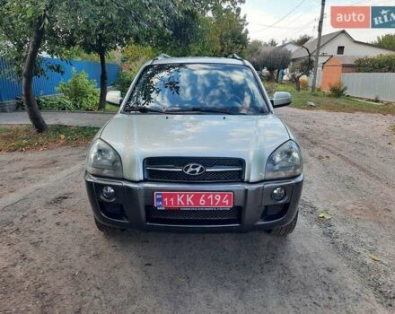 Сірий Хендай Туксон, об'ємом двигуна 2 л та пробігом 197 тис. км за 7800 $, фото 28 на Automoto.ua